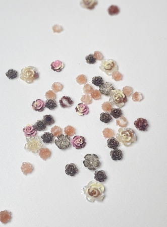 Brun/beige Blom mix, nail art, mini flatbacks (50st)