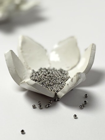Runda av järn, platinumplätterade mellanpärlor, 3mm (200st)