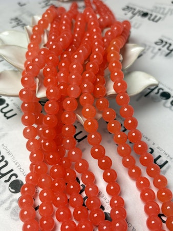 Sträng med glaspärlor, Jadeimitation, knallkorall, 8,5mm (100st)