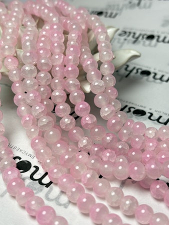 Sträng med dovt krackelerade jadeimitation av glas, rosa, 8mm (104st)