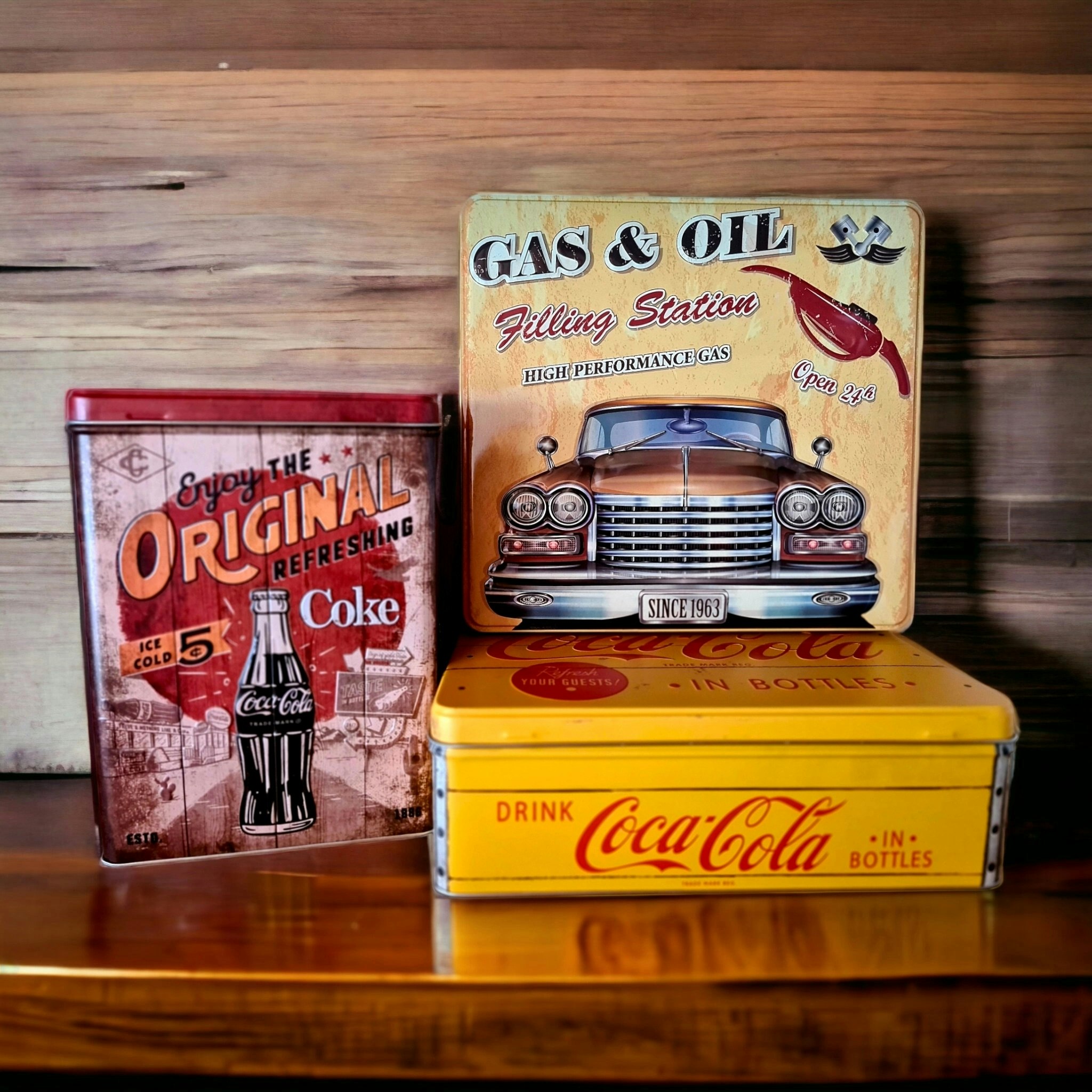 Coca-Cola plåtskrin. Nostalgi. Retro.