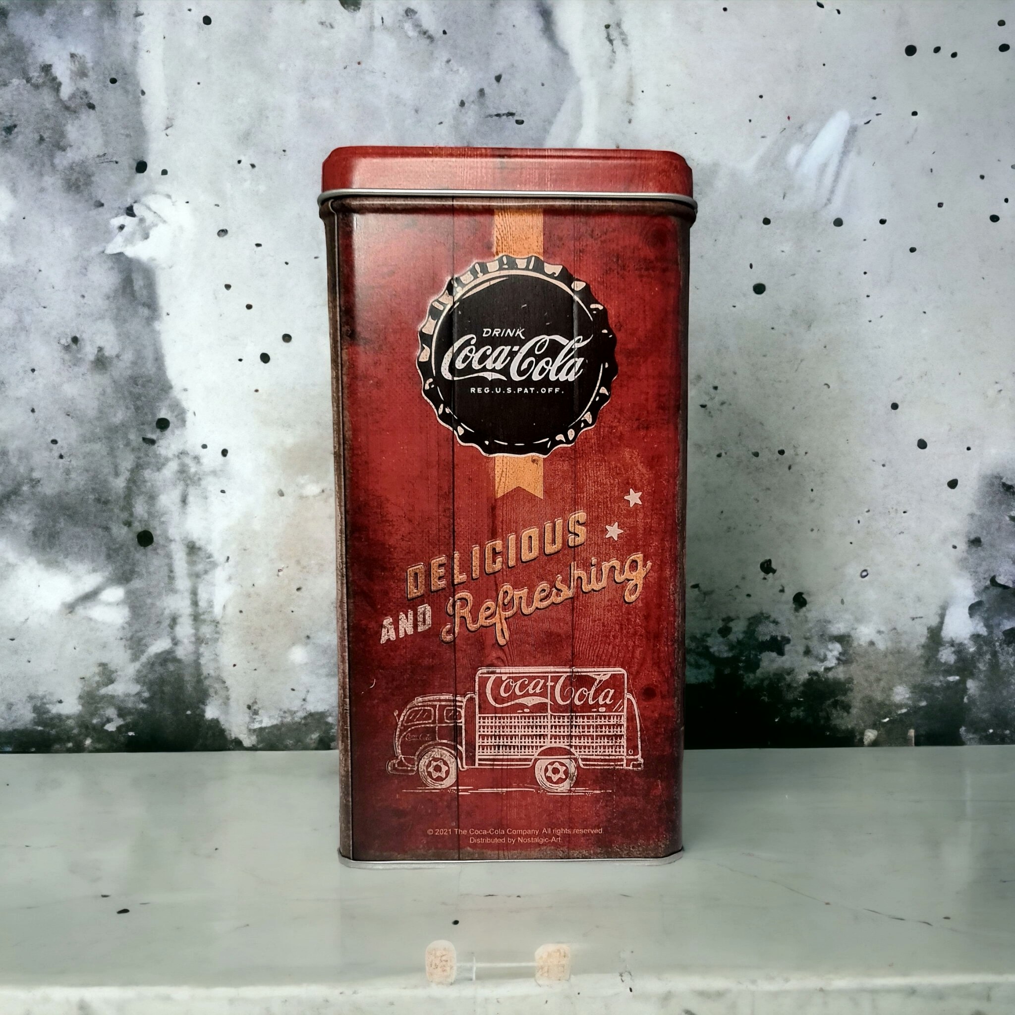 Plåtburk - Coca-Cola - 10 x 14 x 20 CM - www.bellebi.se