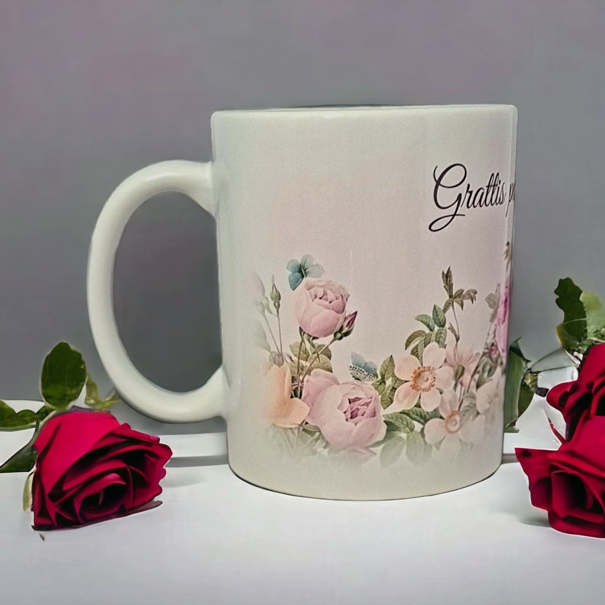Mugg grattis födelsedag rosor present - www.bellebi.se