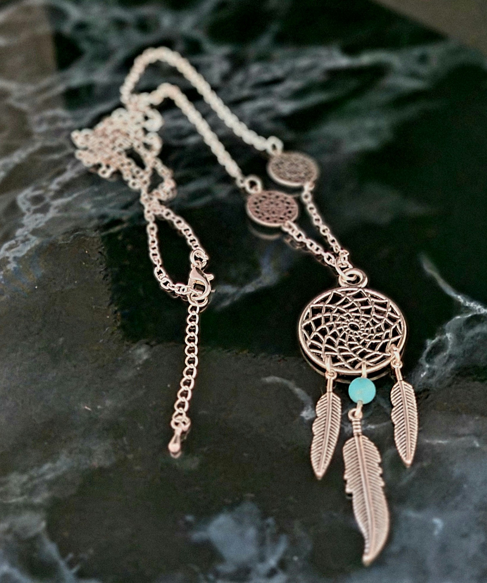 Halsband med pärlor - www.bellebi.se
