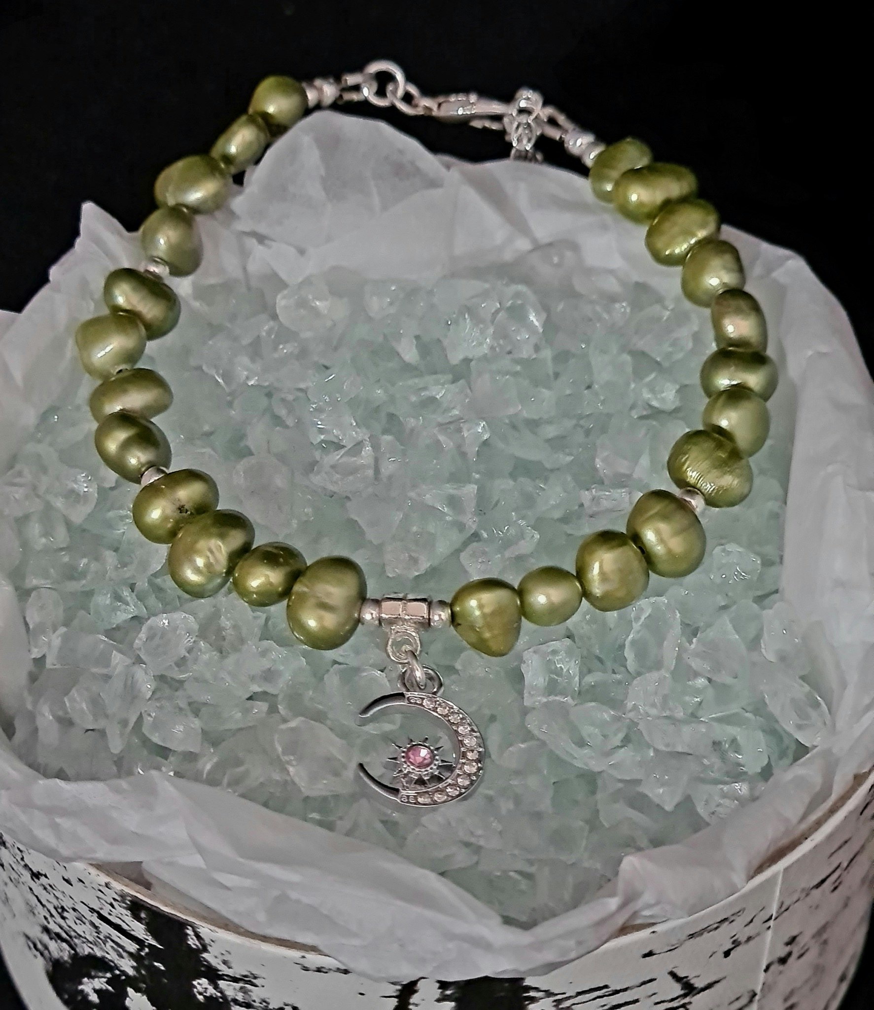 Armband med pärlor - www.bellebi.se