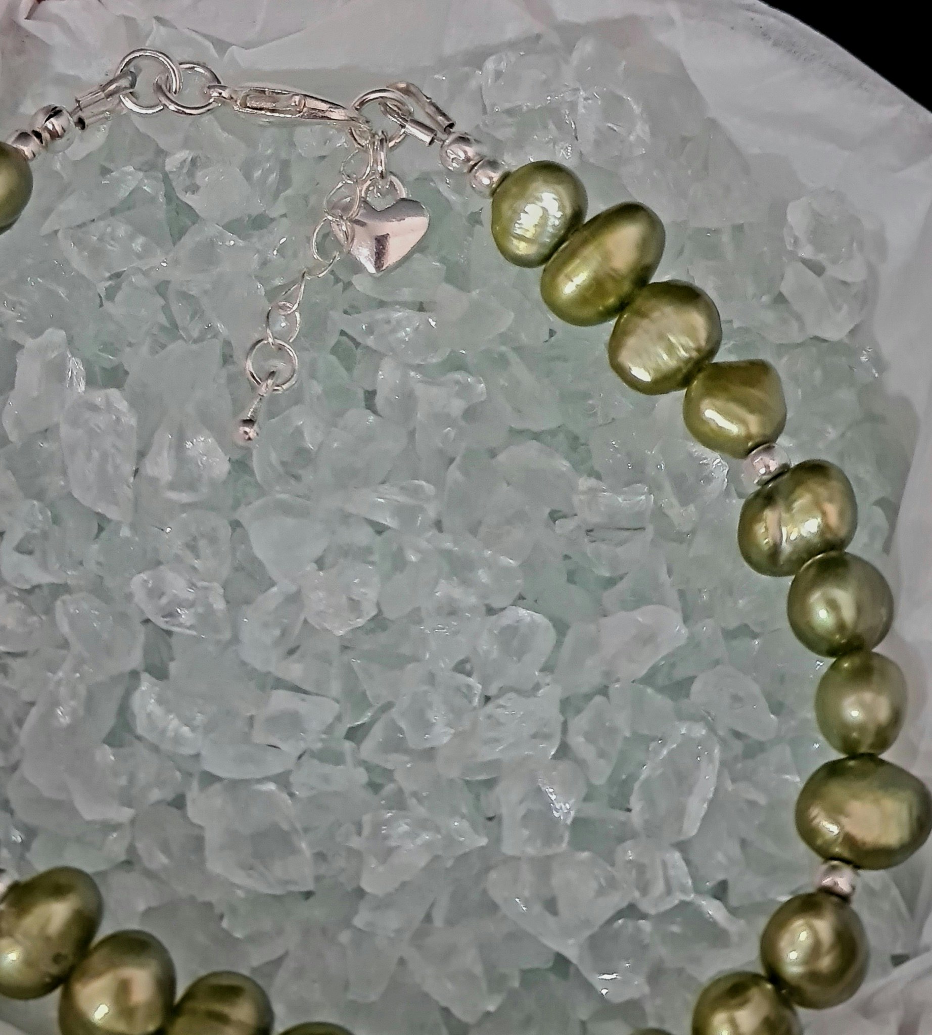 Armband med pärlor - www.bellebi.se