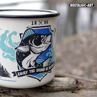 Emaljmugg Fishing