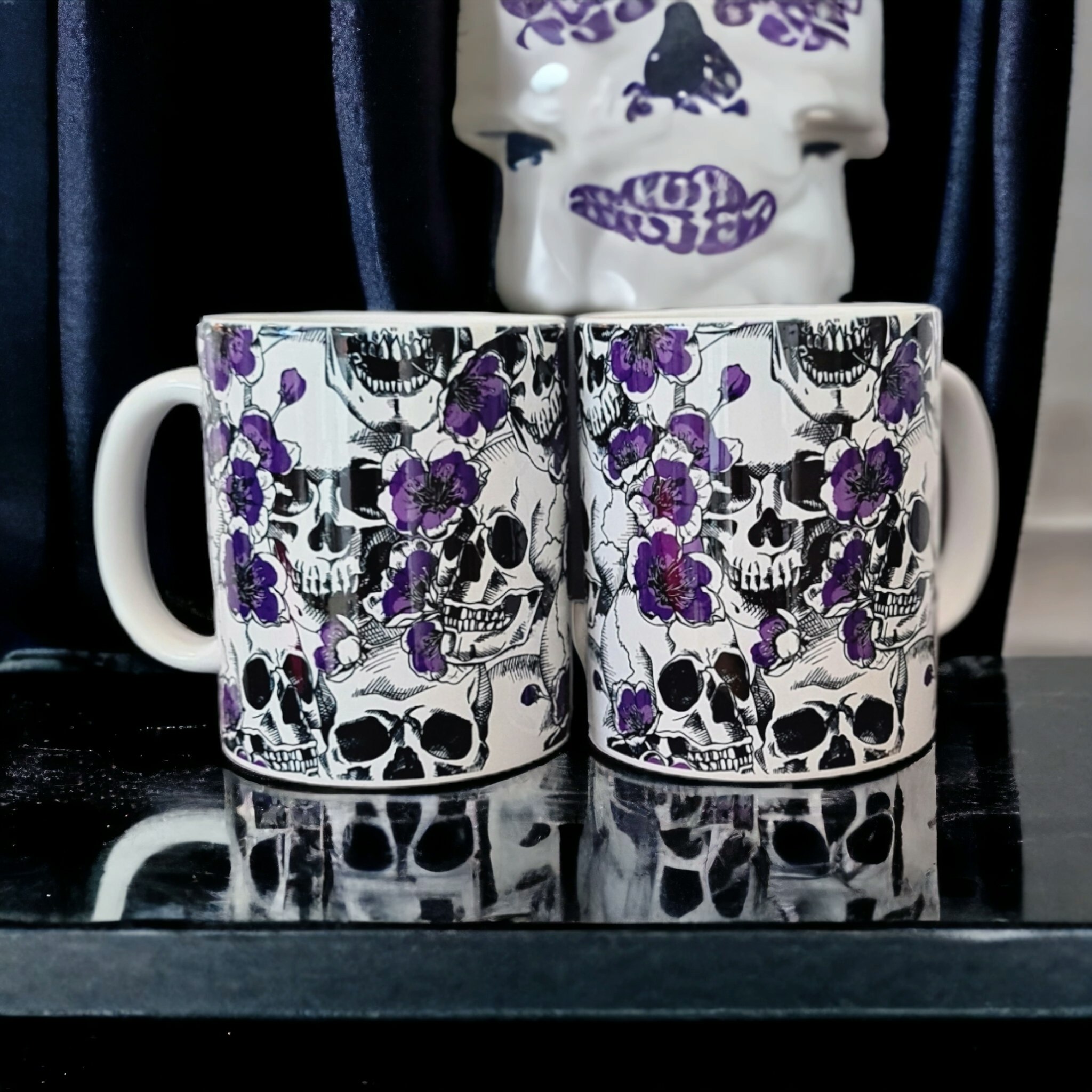 Mugg med dödskallar döskallar present - www.bellebi.se