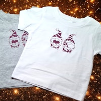 T-shirt med tomtepar 6-12 månader