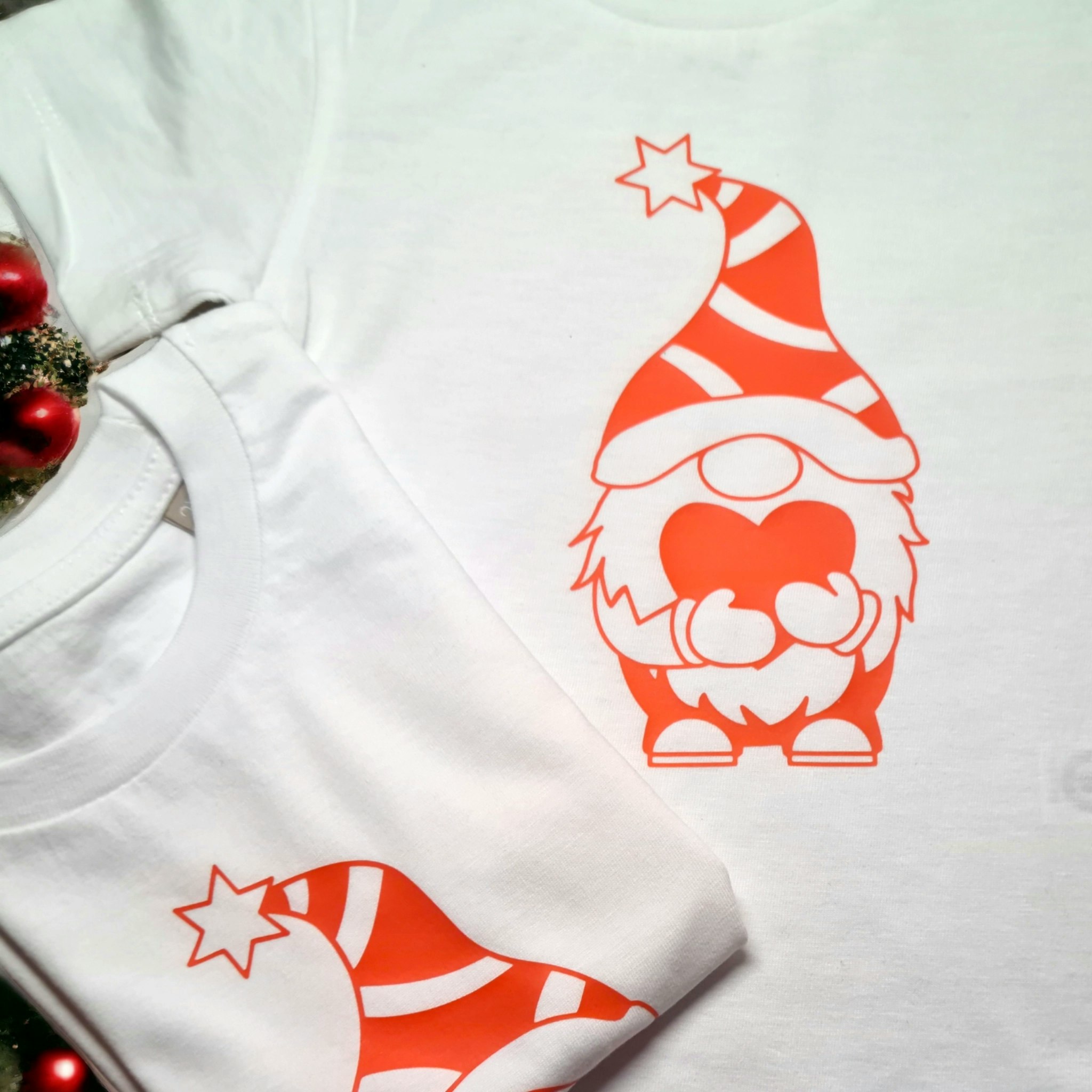 Till barnen t-shirt jul tomte - www.bellebi.se