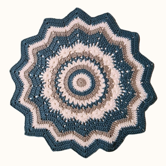 virkad rund duk mandala - bellebi.se