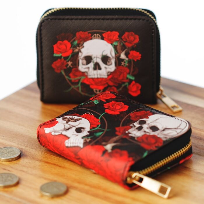 Skulls and Roses - liten plånbok med dragkedja bellebi.se