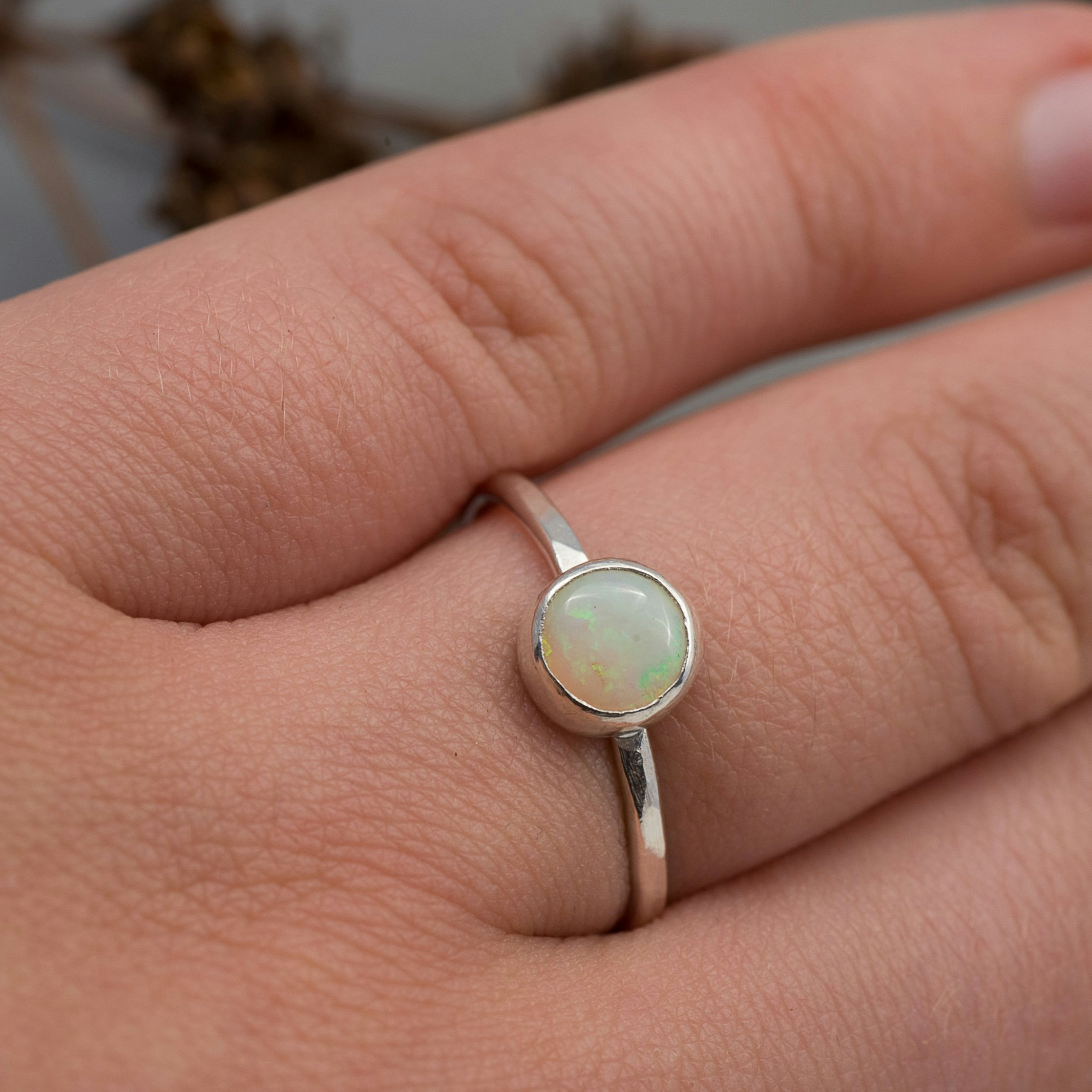 Storlek 18 Ring med Opal i återvunnet silver