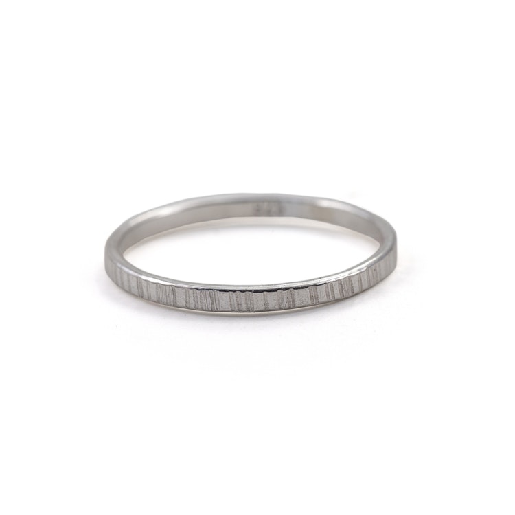 SPECIALBESTÄLLNING Ring 1,8 mm Bark  i Återvunnet Silver
