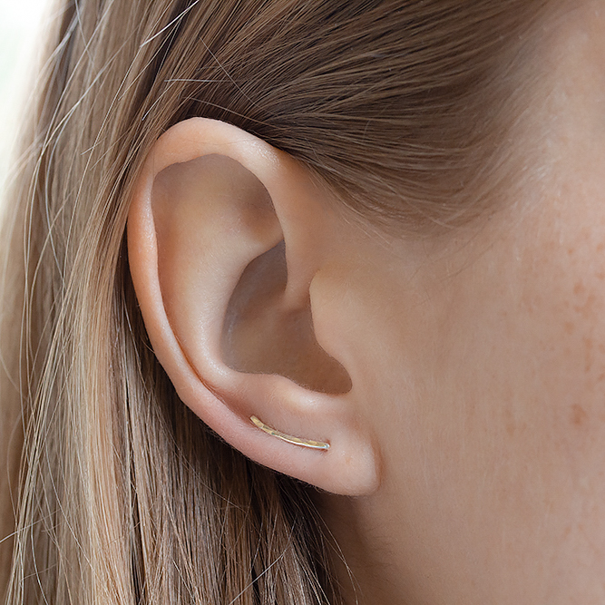 Handgjorda örhängen Ear Climber Återvunnet Silver Modell