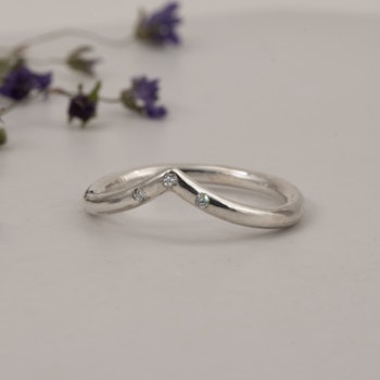 V-ring med Diamanter Återvunnet Silver