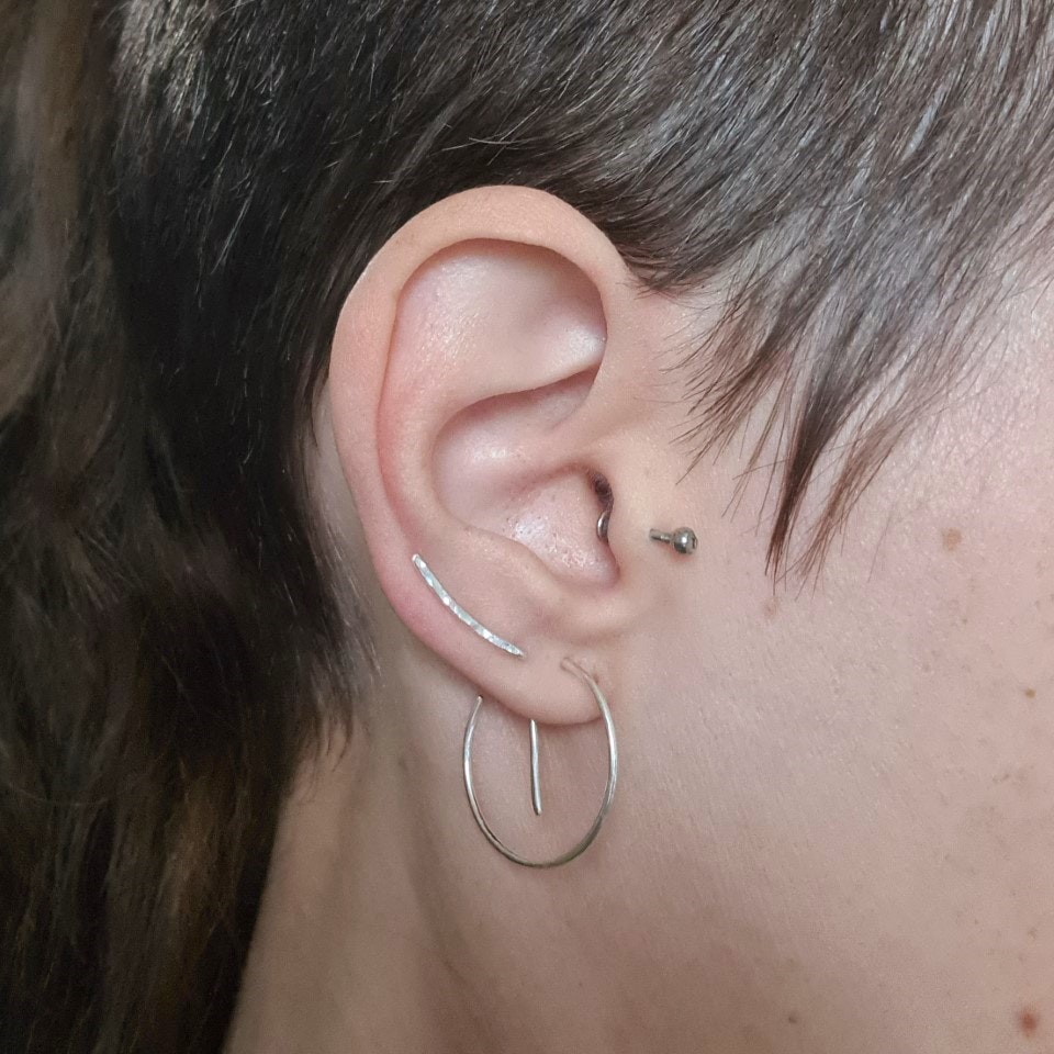 Ear Climber Kort – Örhänge i Återvunnet Silver