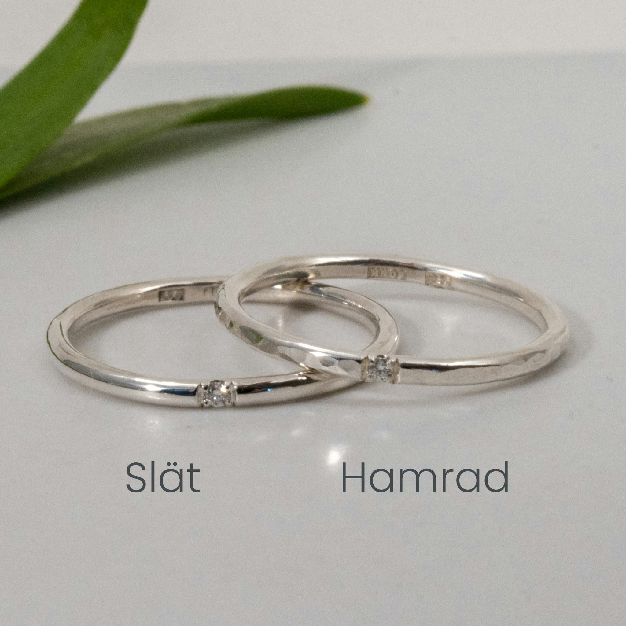 Lilly Ring med Återvunnen Diamant Silver Alliansring