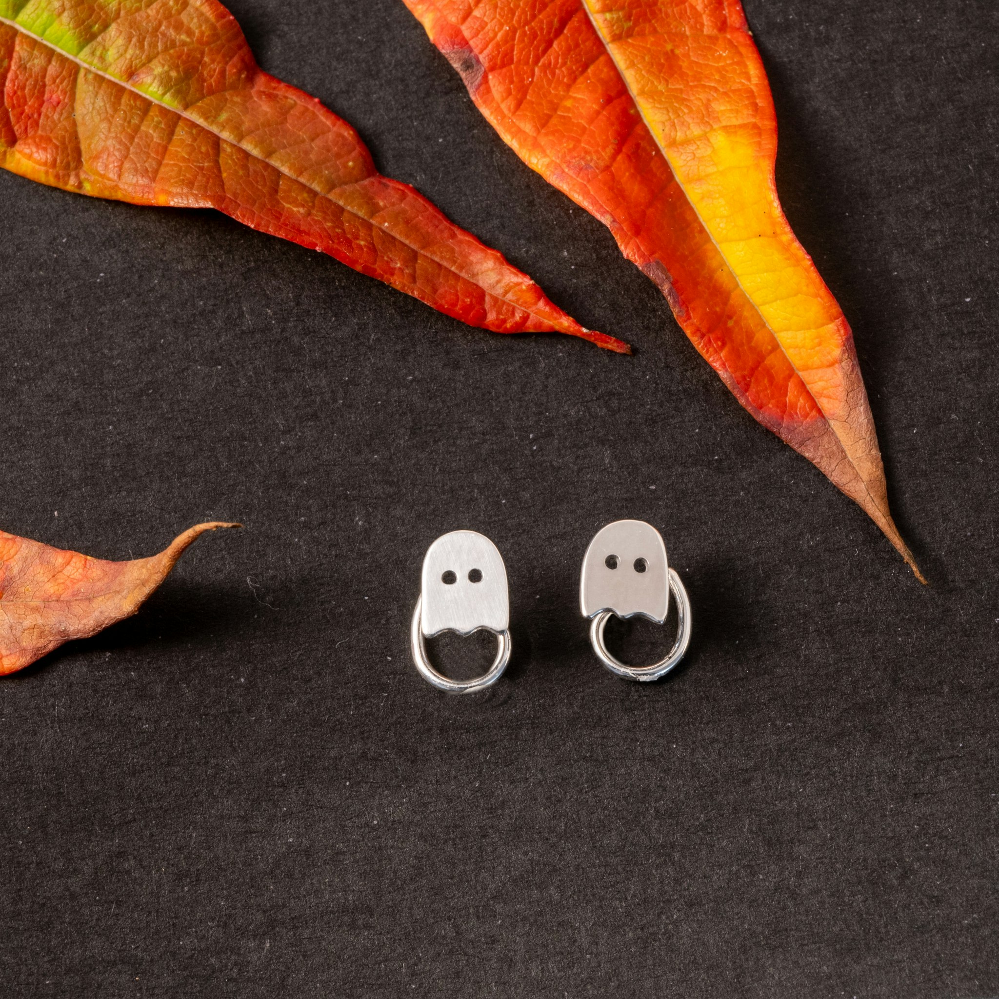 Spöke Comfort - Örhängen Halloween i Återvunnet Silver