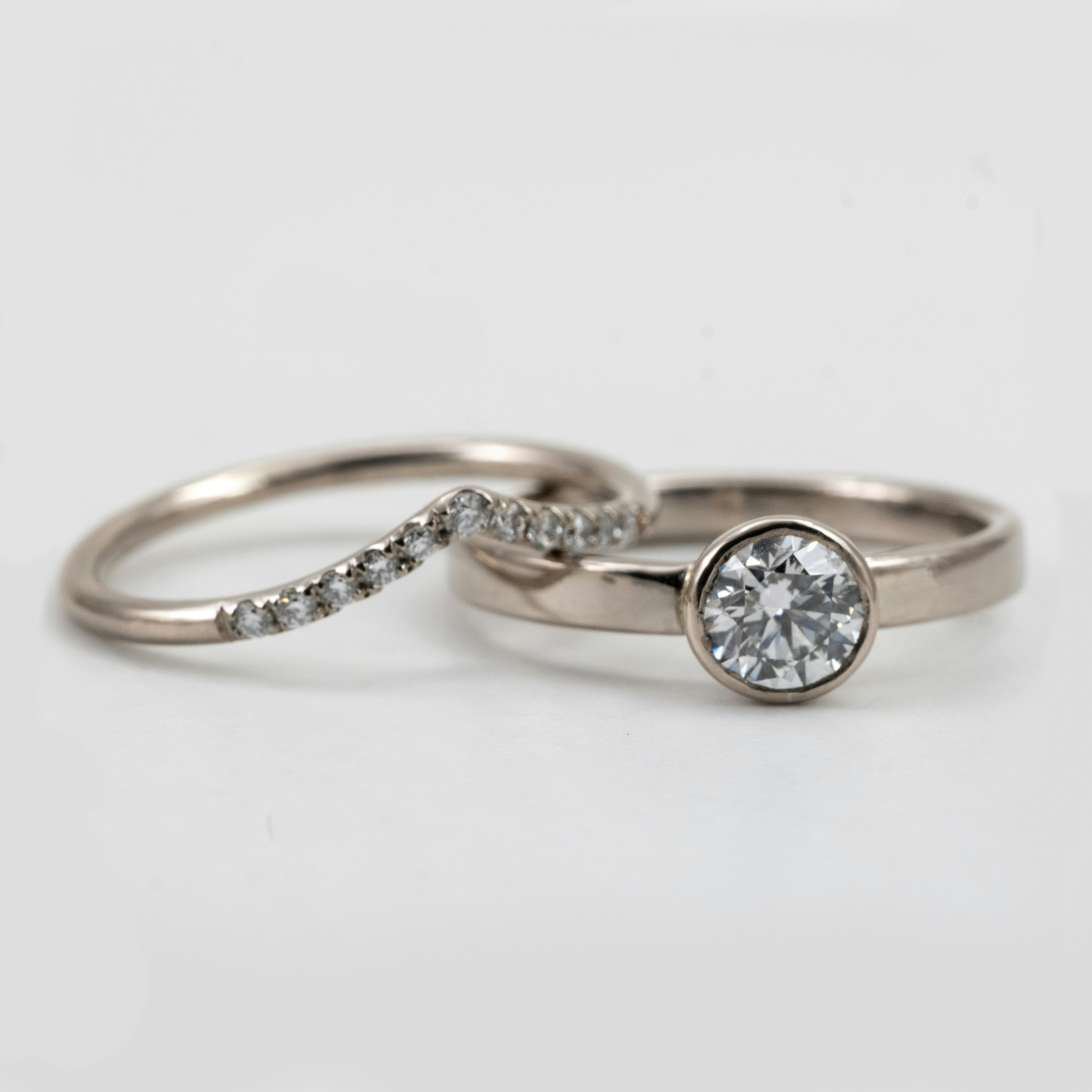 Vega 18K V-Ring Vigselring med diamanter Guld Chevron