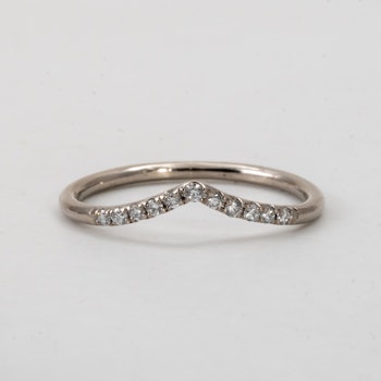 Vega 18K V-Ring Vigselring med diamanter Guld Chevron