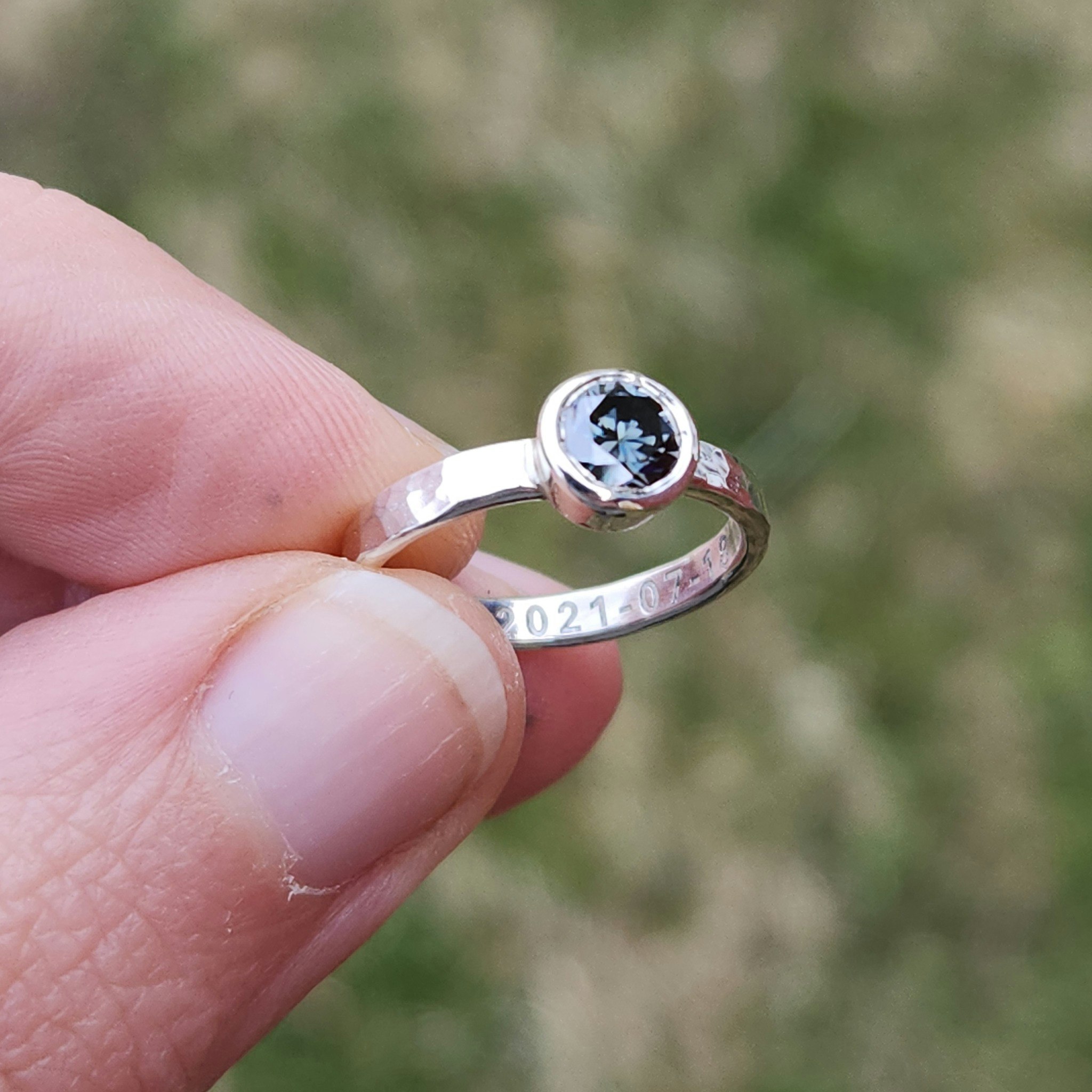 Greta - Moissanite 0,5 ct Förlovningsring Återvunnet Silver