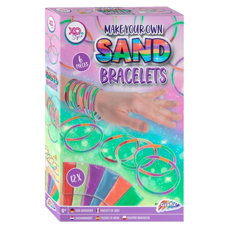 Gör ditt egna sandarmband med detta roliga sett, innehåller allt du behöver för att skapa ditt unika färgglada armband. 6 armband 6 kontakter 1 spade 1 tratt 12 påsar sand (6 färger).