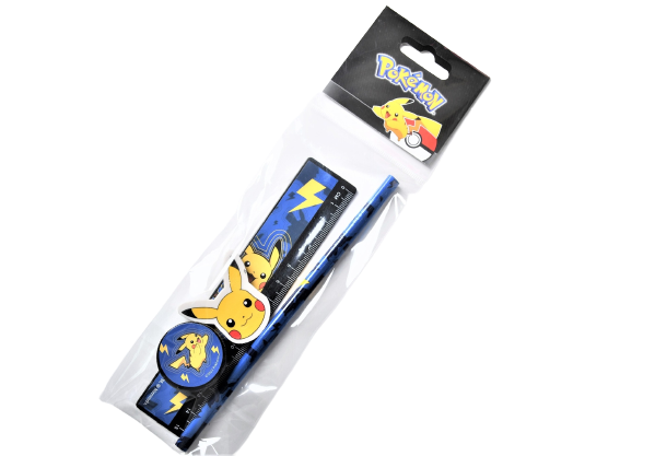 Ett super coolt pennset med den söta gula lilla Pokémon favoriten Pikachu. Han är den mest välkända och populära Pokémonfiguren och fungerar som maskot för hela produktserien.  Linjal 15 cm, penna, su