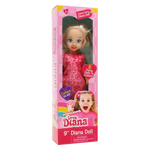 Love Diana med blondt långt hår och en röd / rosa klänning