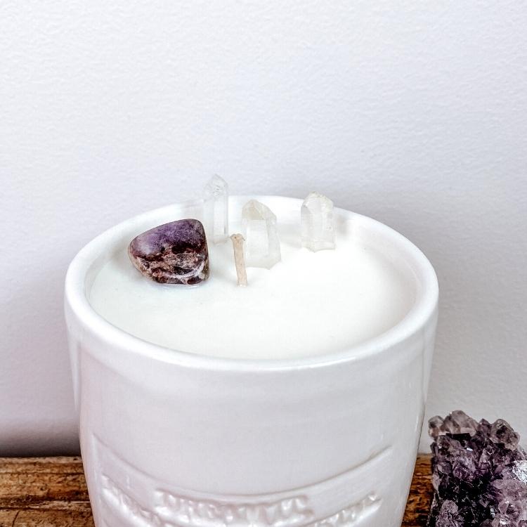 Crystal candle small CALMING white 300 ml - Love & Stones