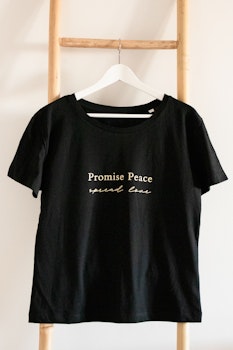 Love T-Shirt Black