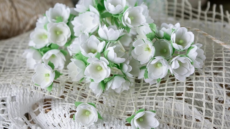Mini flowers white 1 cm MMB003