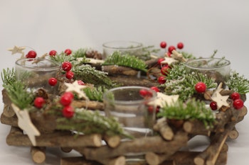 Julekrans til telys, rød