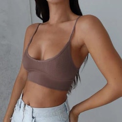 Graues Crop-Top mit schmalen Schulterträgern – heiße Damenbekleidung