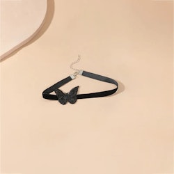 Nattfjärilens Kyss – Choker i Sammet & Spets | Hot Clothes