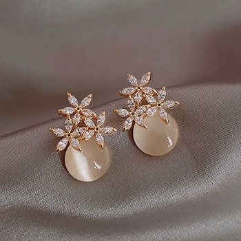 Elegant Pearl Earrings - Three Flowers | Korean Design