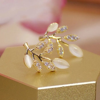 Zweigförmige Ohrringe mit Blättern – Gold | Günstiger Schmuck