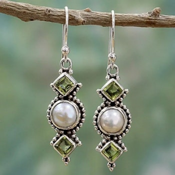 Elegant Dangle Earrings with Pearl & Green Crystals