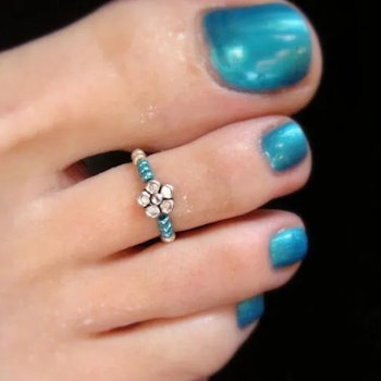 Toe Ring with Flower - Silver & Blue Beads | Summery Foot Accessory