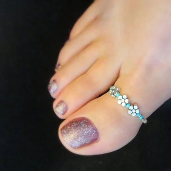 Toe Ring with Silver Flowers & Blue Pearls – Sexy Foot Accessory