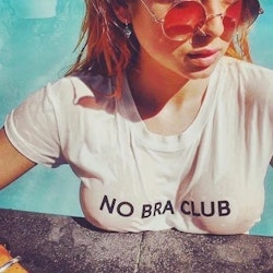 T-shirt "NO BRA CLUB" – Vit & Sexig | Hot Woman Clothes