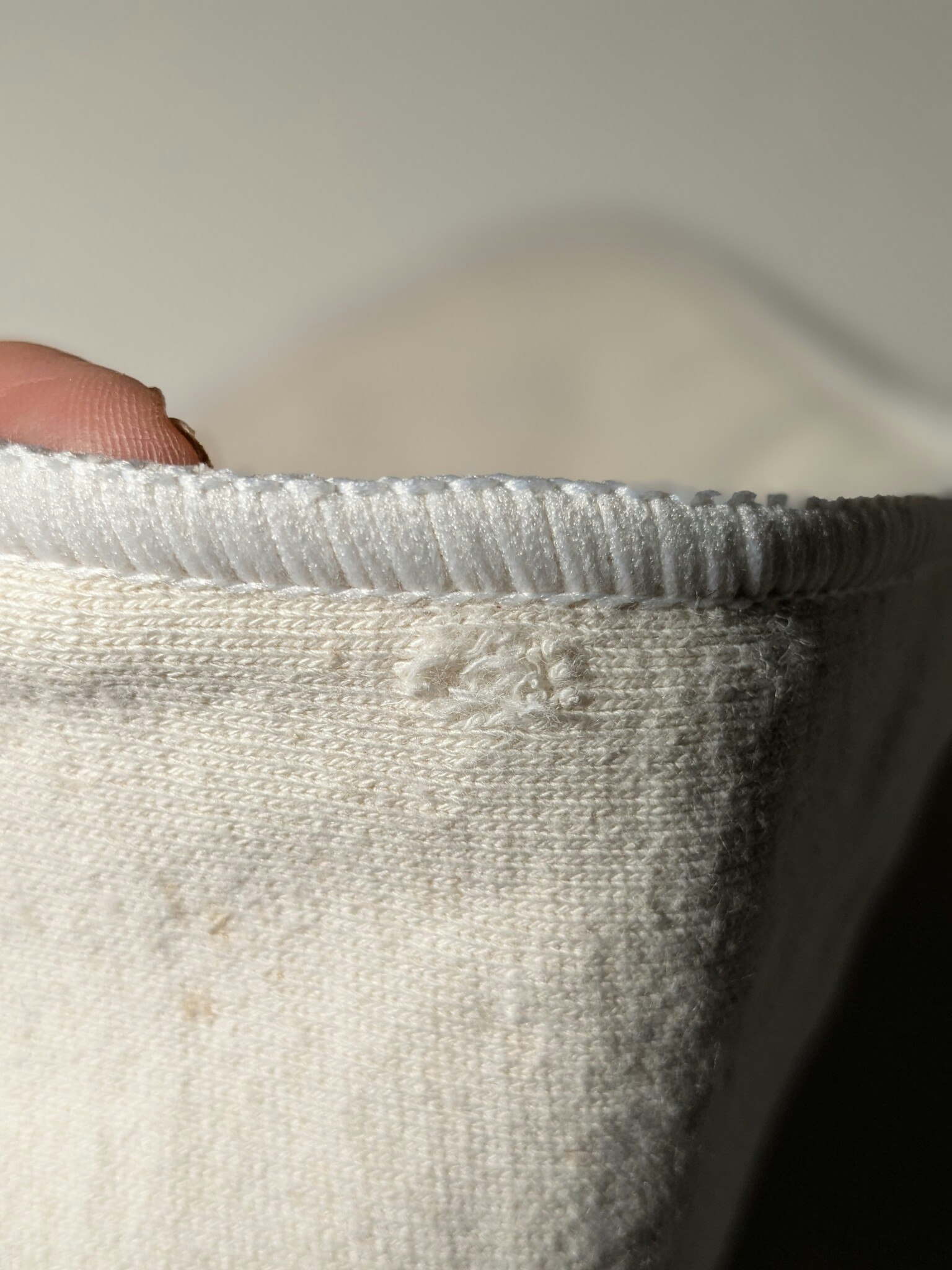 Fluffmagi, stort hampa inlägg, hål i tyget