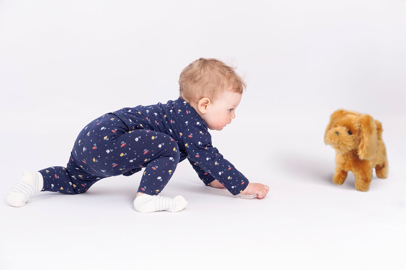 IsoTrade ljusbrun Stor Interaktiv Hund med barn