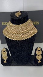 Necklace set gold color