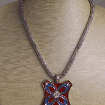 Halsband Vintage emaljerat hänge med tjock kedja