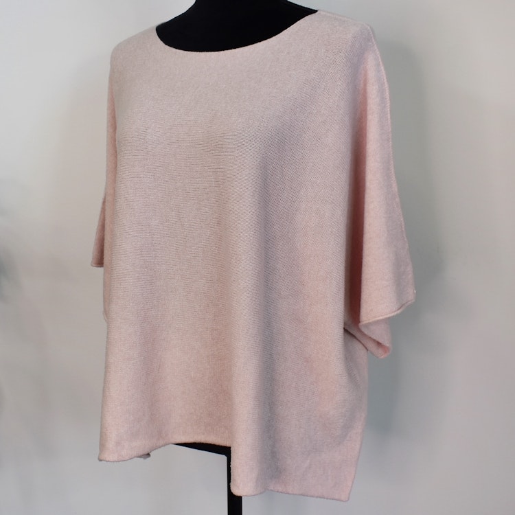ANDRASORTERING Stickad Ponchotröja ROSE