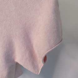 ANDRASORTERING Stickad Ponchotröja ROSE