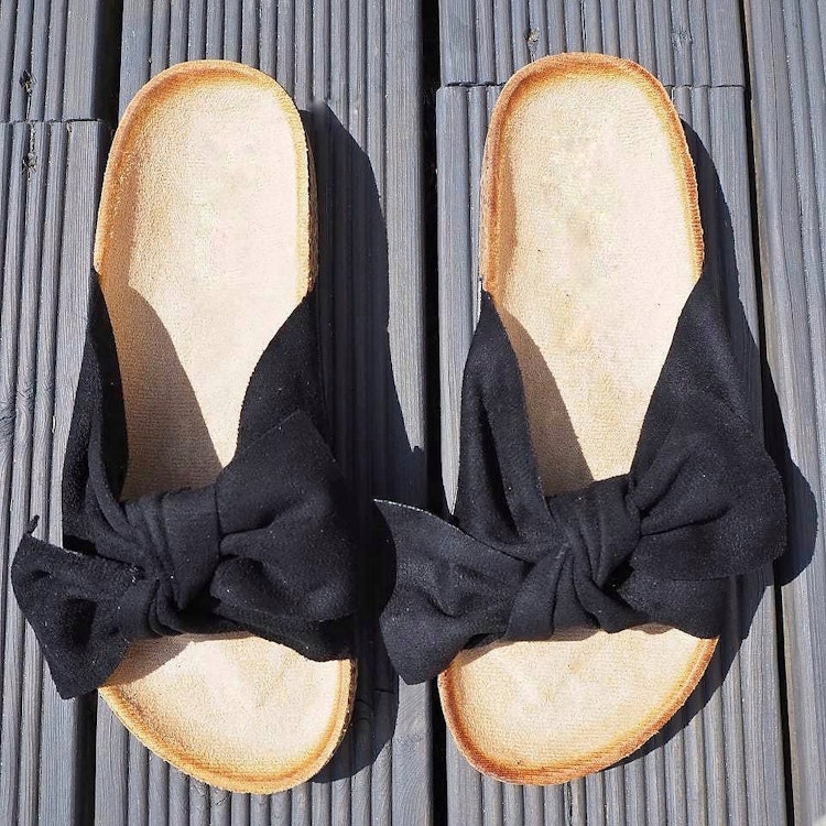 Sandal med rosett SVART - Bello Star