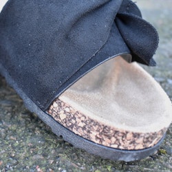 Sandal med liten rosett SVART - Bello Star