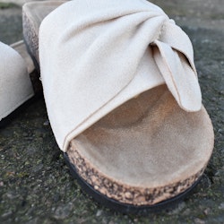 Sandal med liten rosett BEIGE - Bello Star